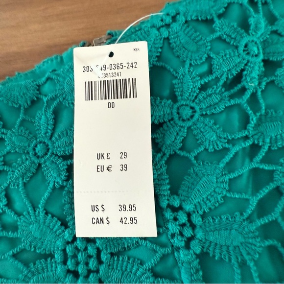 Hollister NWT Teal Floral Lace Women’s Shorts - Picture 3 of 5